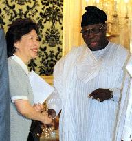 Tanaka meets Nigerian Pres. Obasanjo